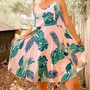 Old navy palm branch dress